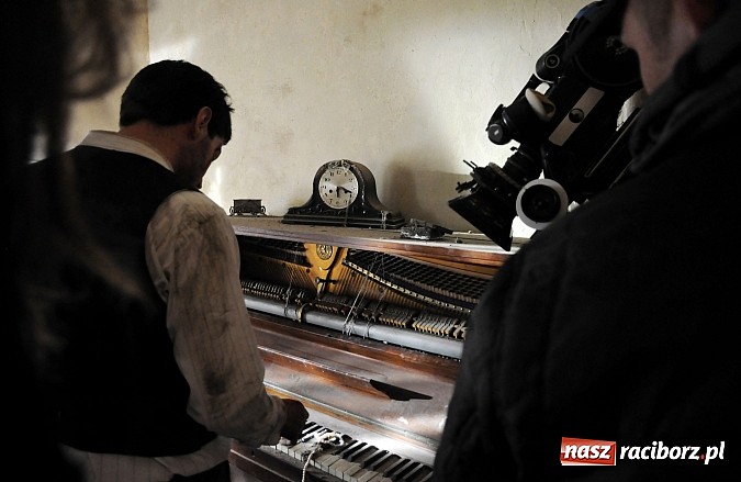 Zdjęcie w galerii na portalu naszraciborz.pl: Filmowcy opanowali pałac w Krowiarkach wiadomości z regionu