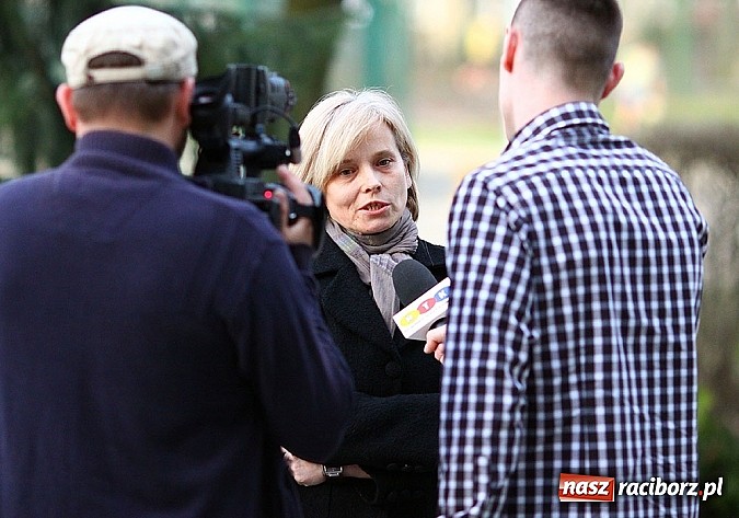 Zdjęcie w galerii na portalu naszraciborz.pl: W Kuźni oddali hołd ofiarom zbrodni katyńskiej wiadomości z regionu