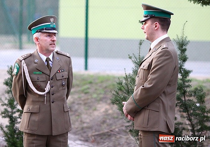 Zdjęcie w galerii na portalu naszraciborz.pl: W Kuźni oddali hołd ofiarom zbrodni katyńskiej wiadomości z regionu
