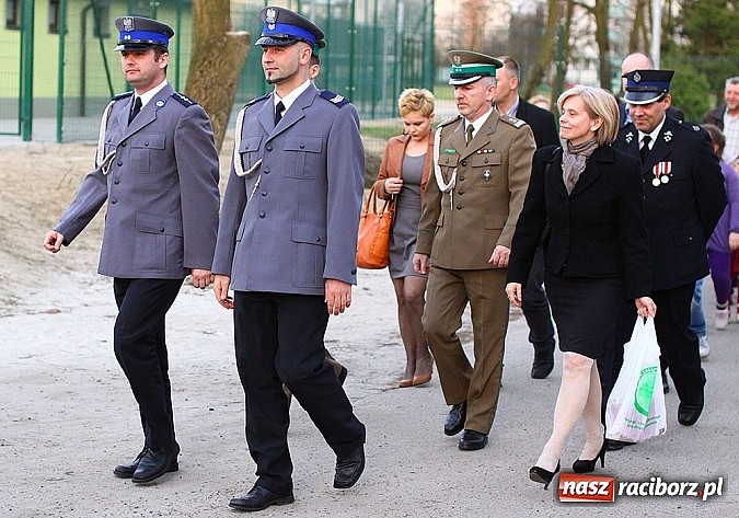 Zdjęcie w galerii na portalu naszraciborz.pl: W Kuźni oddali hołd ofiarom zbrodni katyńskiej wiadomości z regionu