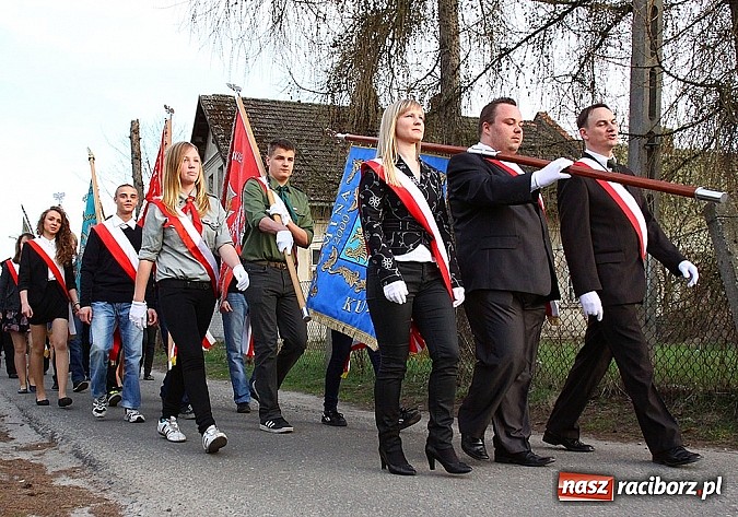 Zdjęcie w galerii na portalu naszraciborz.pl: W Kuźni oddali hołd ofiarom zbrodni katyńskiej wiadomości z regionu