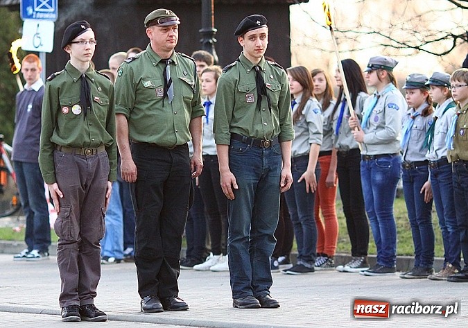 Zdjęcie w galerii na portalu naszraciborz.pl: W Kuźni oddali hołd ofiarom zbrodni katyńskiej wiadomości z regionu