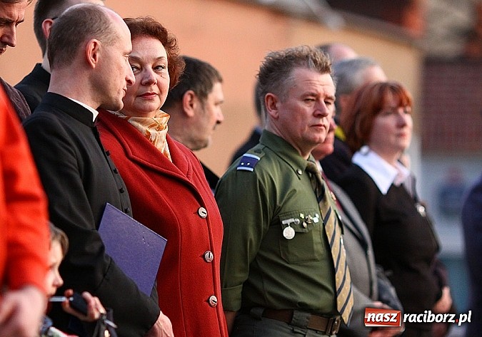 Zdjęcie w galerii na portalu naszraciborz.pl: W Kuźni oddali hołd ofiarom zbrodni katyńskiej wiadomości z regionu