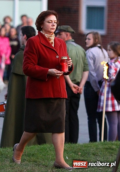 Zdjęcie w galerii na portalu naszraciborz.pl: W Kuźni oddali hołd ofiarom zbrodni katyńskiej wiadomości z regionu