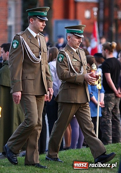 Zdjęcie w galerii na portalu naszraciborz.pl: W Kuźni oddali hołd ofiarom zbrodni katyńskiej wiadomości z regionu