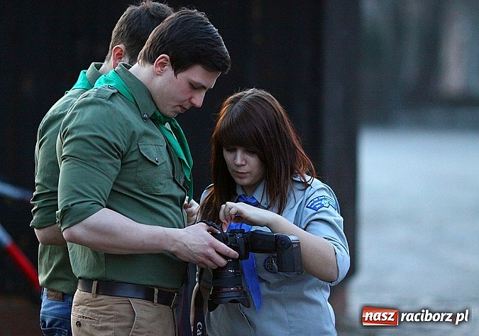 Zdjęcie w galerii na portalu naszraciborz.pl: W Kuźni oddali hołd ofiarom zbrodni katyńskiej wiadomości z regionu