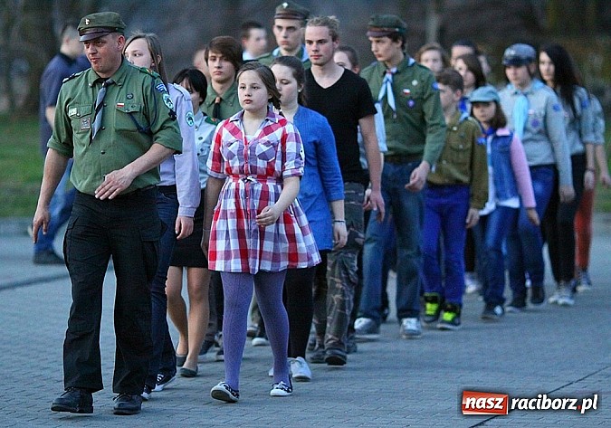 Zdjęcie w galerii na portalu naszraciborz.pl: W Kuźni oddali hołd ofiarom zbrodni katyńskiej wiadomości z regionu