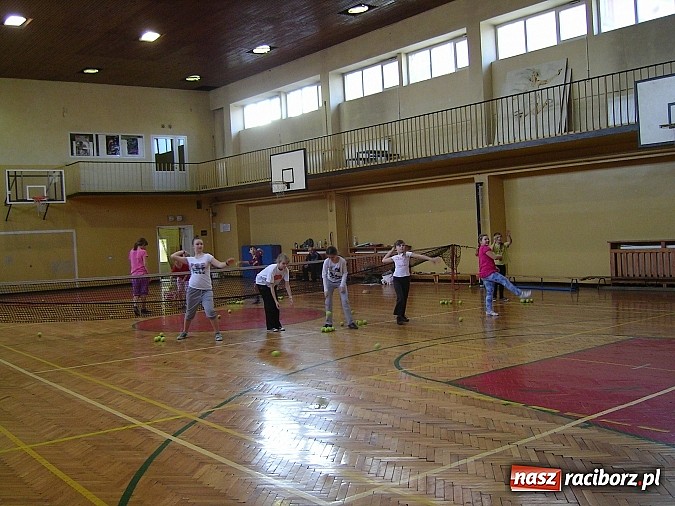 Zdjęcie w galerii na portalu naszraciborz.pl: Wielobój sportowy u tenisistów   wiadomości z regionu