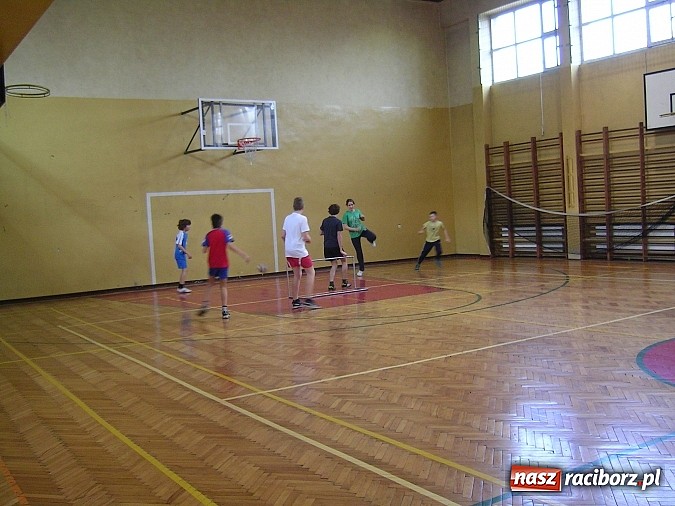 Zdjęcie w galerii na portalu naszraciborz.pl: Wielobój sportowy u tenisistów   wiadomości z regionu