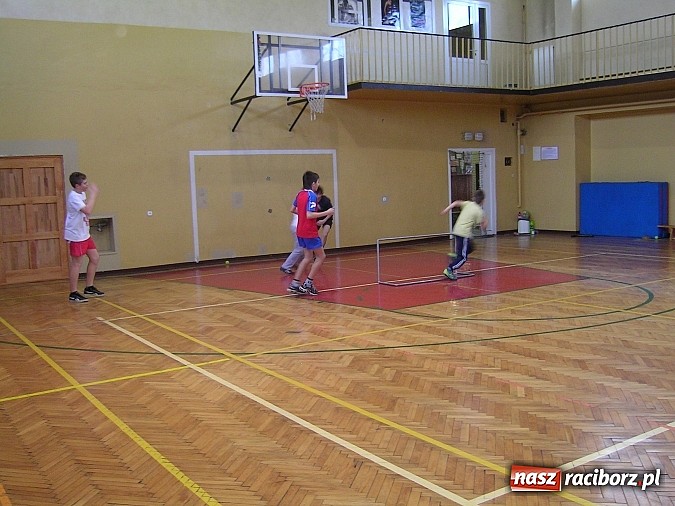 Zdjęcie w galerii na portalu naszraciborz.pl: Wielobój sportowy u tenisistów   wiadomości z regionu