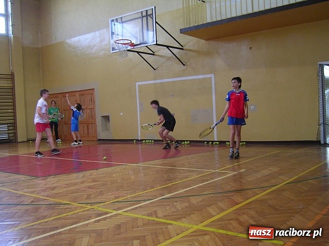 Zdjęcie w galerii na portalu naszraciborz.pl: Wielobój sportowy u tenisistów   wiadomości z regionu