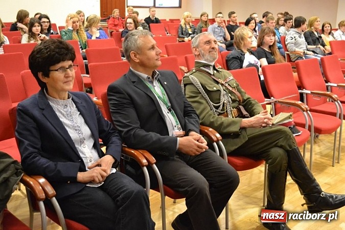 Zdjęcie w galerii na portalu naszraciborz.pl: Olimpijczycy w SMS-ie i na zamku wiadomości z regionu