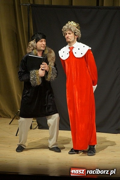 Zdjęcie w galerii na portalu naszraciborz.pl: Kabarety bawiły raciborzan w RCK wiadomości z regionu