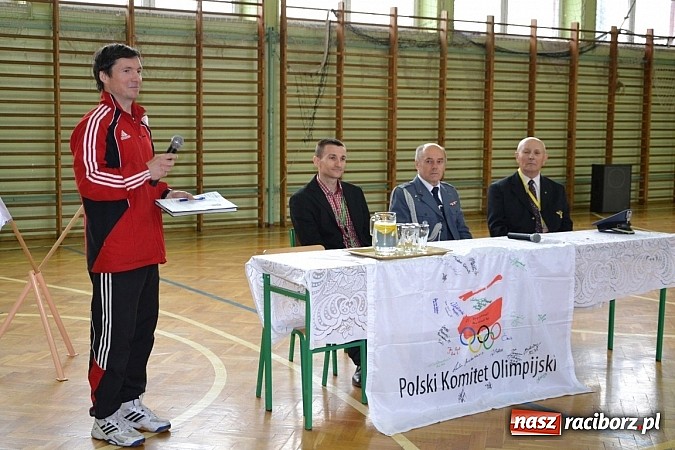 Zdjęcie w galerii na portalu naszraciborz.pl: Olimpijczycy odwiedzili Tworków wiadomości z regionu