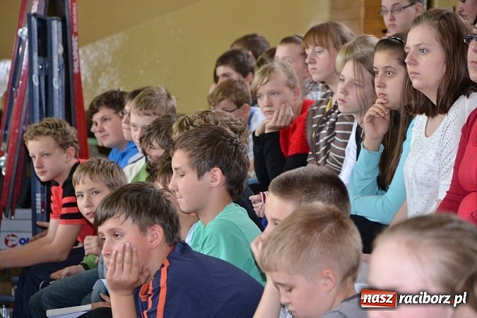 Zdjęcie w galerii na portalu naszraciborz.pl: Olimpijczycy odwiedzili Tworków wiadomości z regionu