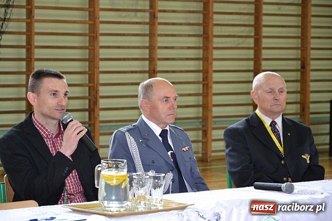 Zdjęcie w galerii na portalu naszraciborz.pl: Olimpijczycy odwiedzili Tworków wiadomości z regionu