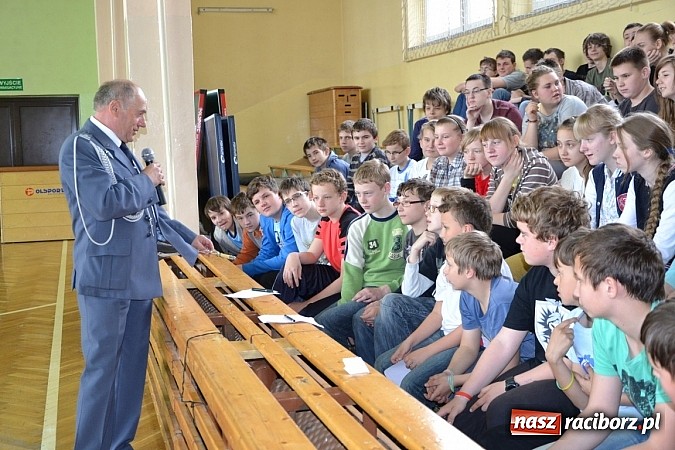 Zdjęcie w galerii na portalu naszraciborz.pl: Olimpijczycy odwiedzili Tworków wiadomości z regionu