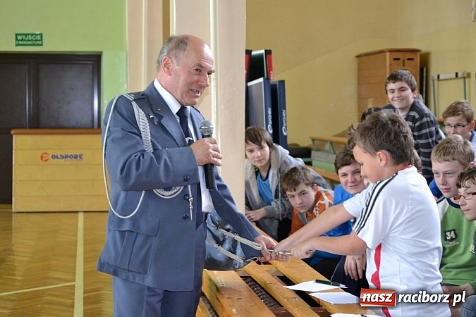 Zdjęcie w galerii na portalu naszraciborz.pl: Olimpijczycy odwiedzili Tworków wiadomości z regionu