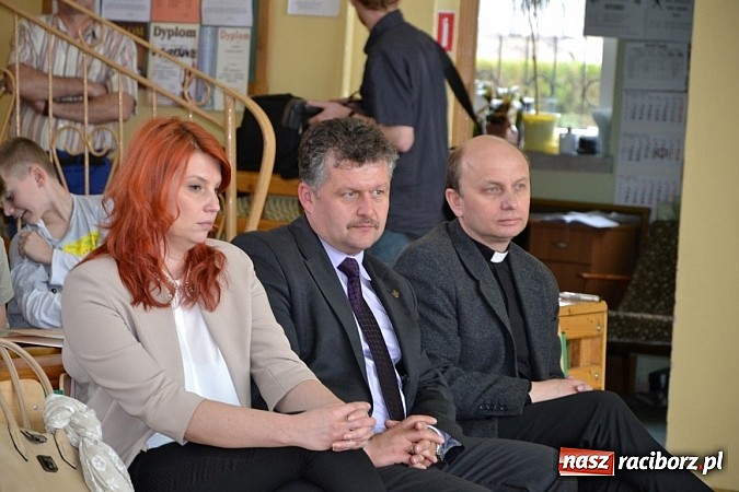 Zdjęcie w galerii na portalu naszraciborz.pl: Olimpijczycy odwiedzili Tworków wiadomości z regionu