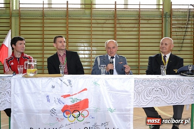 Zdjęcie w galerii na portalu naszraciborz.pl: Olimpijczycy odwiedzili Tworków wiadomości z regionu