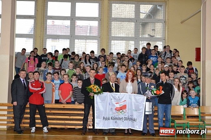 Zdjęcie w galerii na portalu naszraciborz.pl: Olimpijczycy odwiedzili Tworków wiadomości z regionu