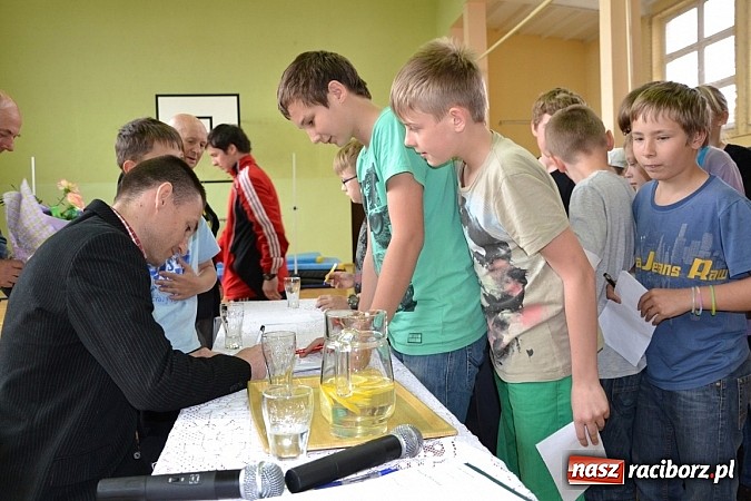 Zdjęcie w galerii na portalu naszraciborz.pl: Olimpijczycy odwiedzili Tworków wiadomości z regionu