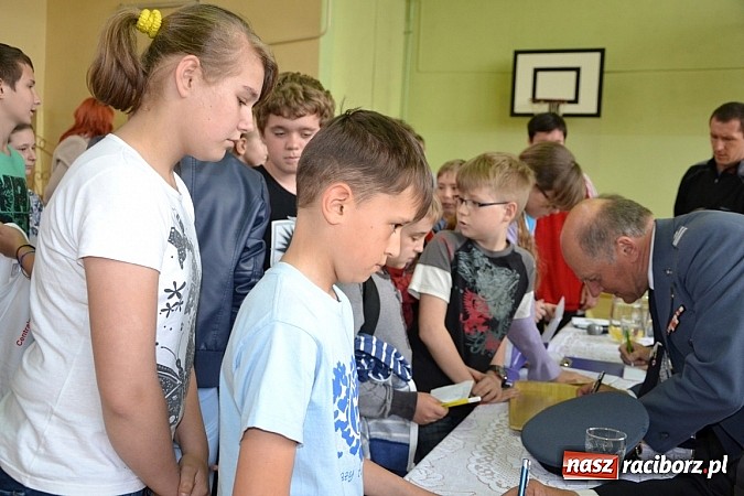 Zdjęcie w galerii na portalu naszraciborz.pl: Olimpijczycy odwiedzili Tworków wiadomości z regionu