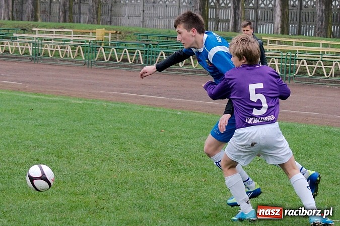 Zdjęcie w galerii na portalu naszraciborz.pl: MKP Odra Centrum lepsza od Ikara wiadomości z regionu