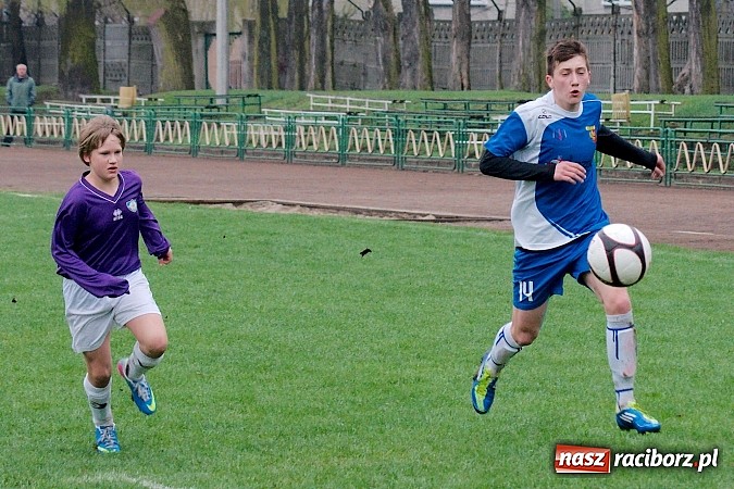 Zdjęcie w galerii na portalu naszraciborz.pl: MKP Odra Centrum lepsza od Ikara wiadomości z regionu