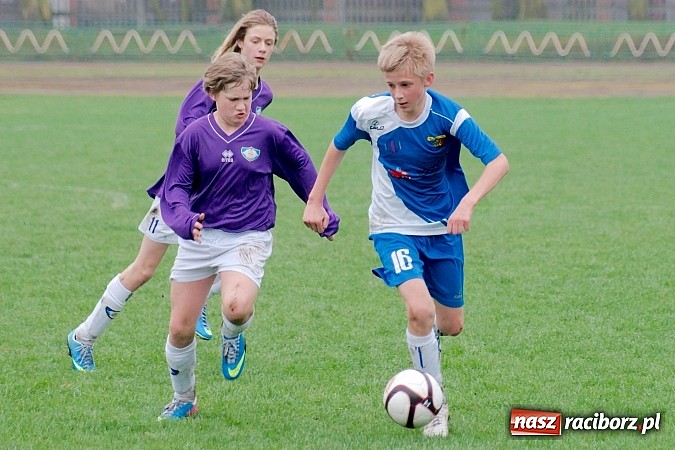 Zdjęcie w galerii na portalu naszraciborz.pl: MKP Odra Centrum lepsza od Ikara wiadomości z regionu