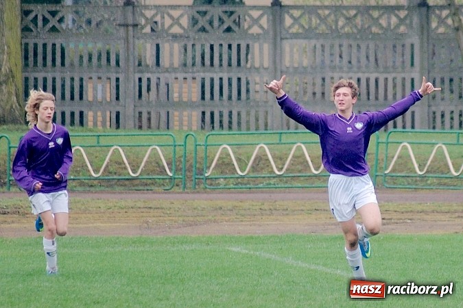 Zdjęcie w galerii na portalu naszraciborz.pl: MKP Odra Centrum lepsza od Ikara wiadomości z regionu