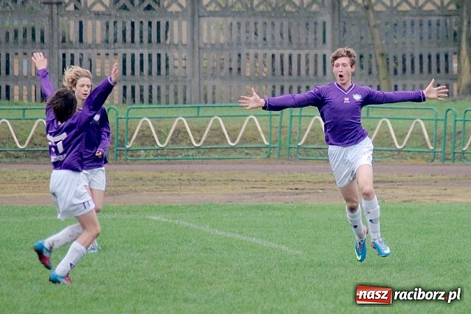 Zdjęcie w galerii na portalu naszraciborz.pl: MKP Odra Centrum lepsza od Ikara wiadomości z regionu