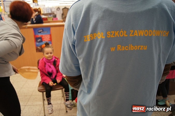 Zdjęcie w galerii na portalu naszraciborz.pl: Zespół Szkół Zawodowych pokazał to, co ma najlepszego wiadomości z regionu