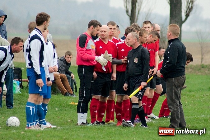 Zdjęcie w galerii na portalu naszraciborz.pl: C klasa: Mecz na szczycie dla Czernicy wiadomości z regionu