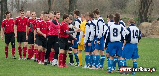 Zdjęcie w galerii na portalu naszraciborz.pl: C klasa: Mecz na szczycie dla Czernicy wiadomości z regionu