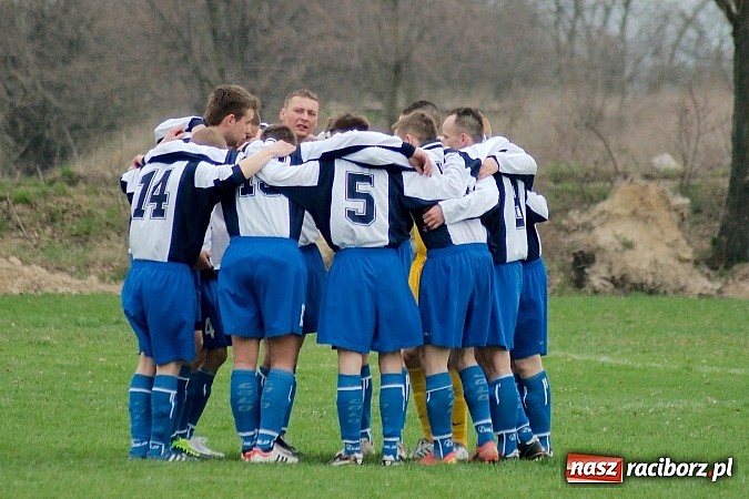 Zdjęcie w galerii na portalu naszraciborz.pl: C klasa: Mecz na szczycie dla Czernicy wiadomości z regionu