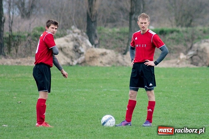 Zdjęcie w galerii na portalu naszraciborz.pl: C klasa: Mecz na szczycie dla Czernicy wiadomości z regionu
