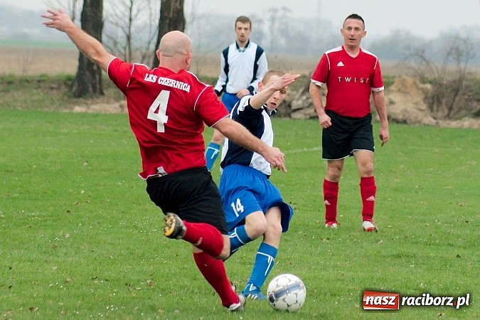 Zdjęcie w galerii na portalu naszraciborz.pl: C klasa: Mecz na szczycie dla Czernicy wiadomości z regionu