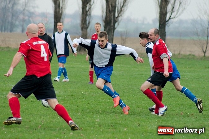 Zdjęcie w galerii na portalu naszraciborz.pl: C klasa: Mecz na szczycie dla Czernicy wiadomości z regionu