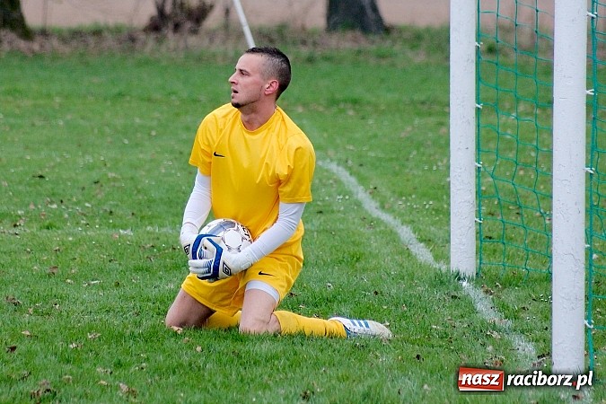 Zdjęcie w galerii na portalu naszraciborz.pl: C klasa: Mecz na szczycie dla Czernicy wiadomości z regionu