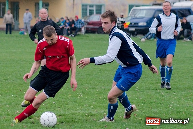 Zdjęcie w galerii na portalu naszraciborz.pl: C klasa: Mecz na szczycie dla Czernicy wiadomości z regionu