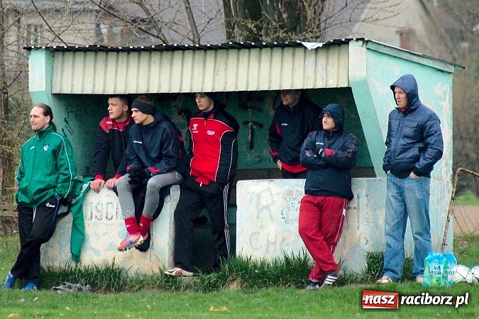Zdjęcie w galerii na portalu naszraciborz.pl: C klasa: Mecz na szczycie dla Czernicy wiadomości z regionu