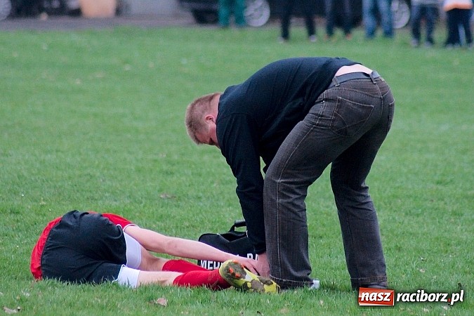 Zdjęcie w galerii na portalu naszraciborz.pl: C klasa: Mecz na szczycie dla Czernicy wiadomości z regionu