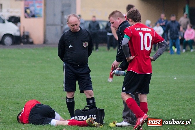 Zdjęcie w galerii na portalu naszraciborz.pl: C klasa: Mecz na szczycie dla Czernicy wiadomości z regionu