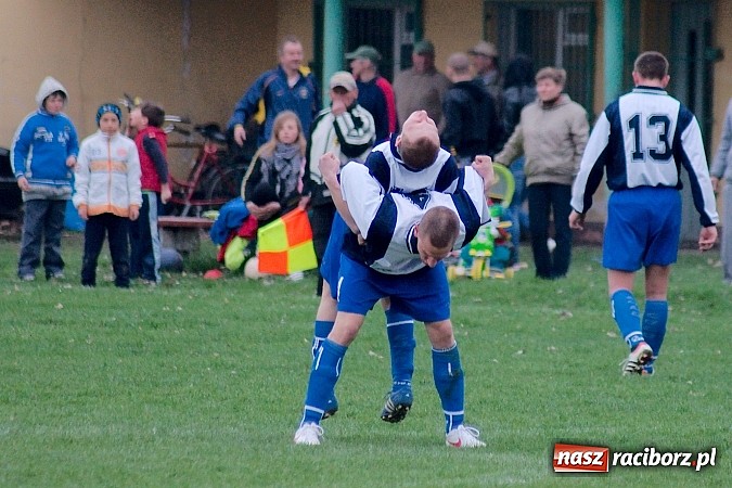 Zdjęcie w galerii na portalu naszraciborz.pl: C klasa: Mecz na szczycie dla Czernicy wiadomości z regionu