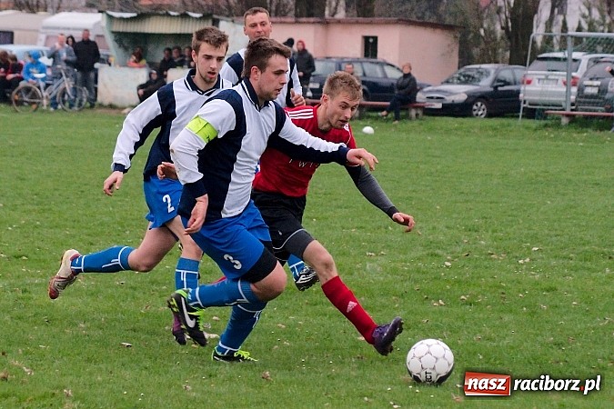 Zdjęcie w galerii na portalu naszraciborz.pl: C klasa: Mecz na szczycie dla Czernicy wiadomości z regionu
