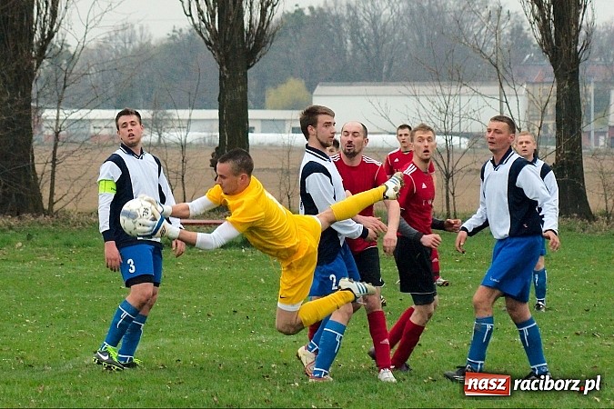 Zdjęcie w galerii na portalu naszraciborz.pl: C klasa: Mecz na szczycie dla Czernicy wiadomości z regionu