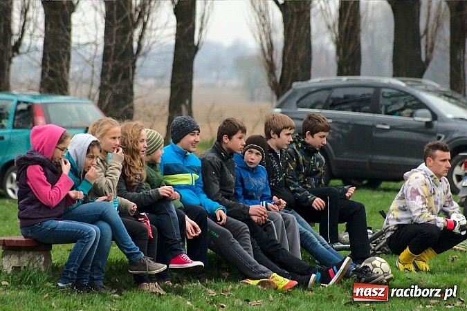 Zdjęcie w galerii na portalu naszraciborz.pl: C klasa: Mecz na szczycie dla Czernicy wiadomości z regionu