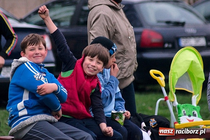 Zdjęcie w galerii na portalu naszraciborz.pl: C klasa: Mecz na szczycie dla Czernicy wiadomości z regionu
