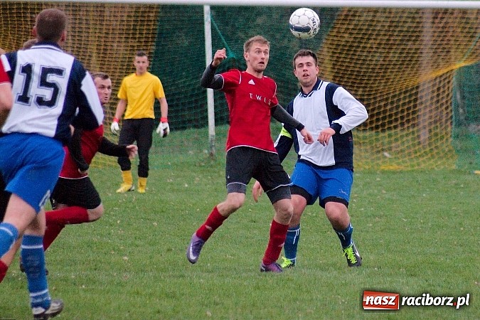 Zdjęcie w galerii na portalu naszraciborz.pl: C klasa: Mecz na szczycie dla Czernicy wiadomości z regionu